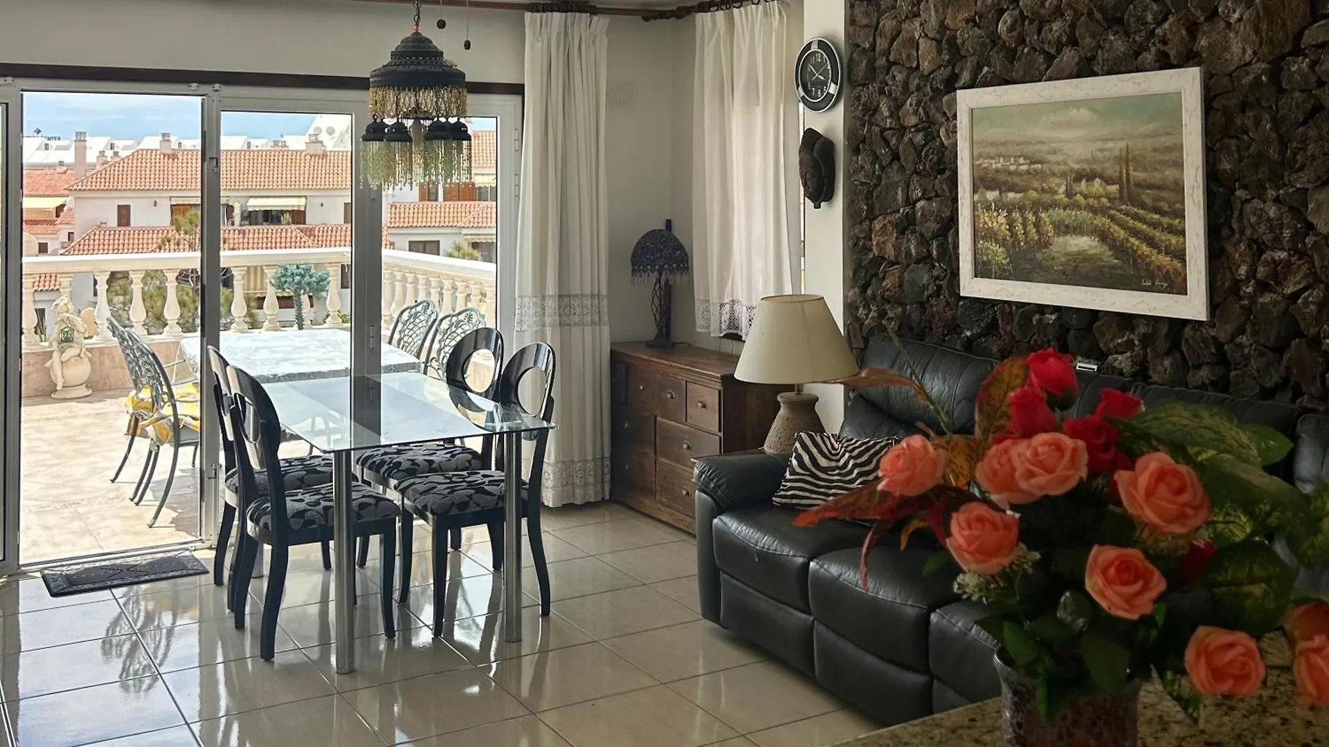 2 Bed Apt With Sea Views In Los Cristianos K206 Španělsko