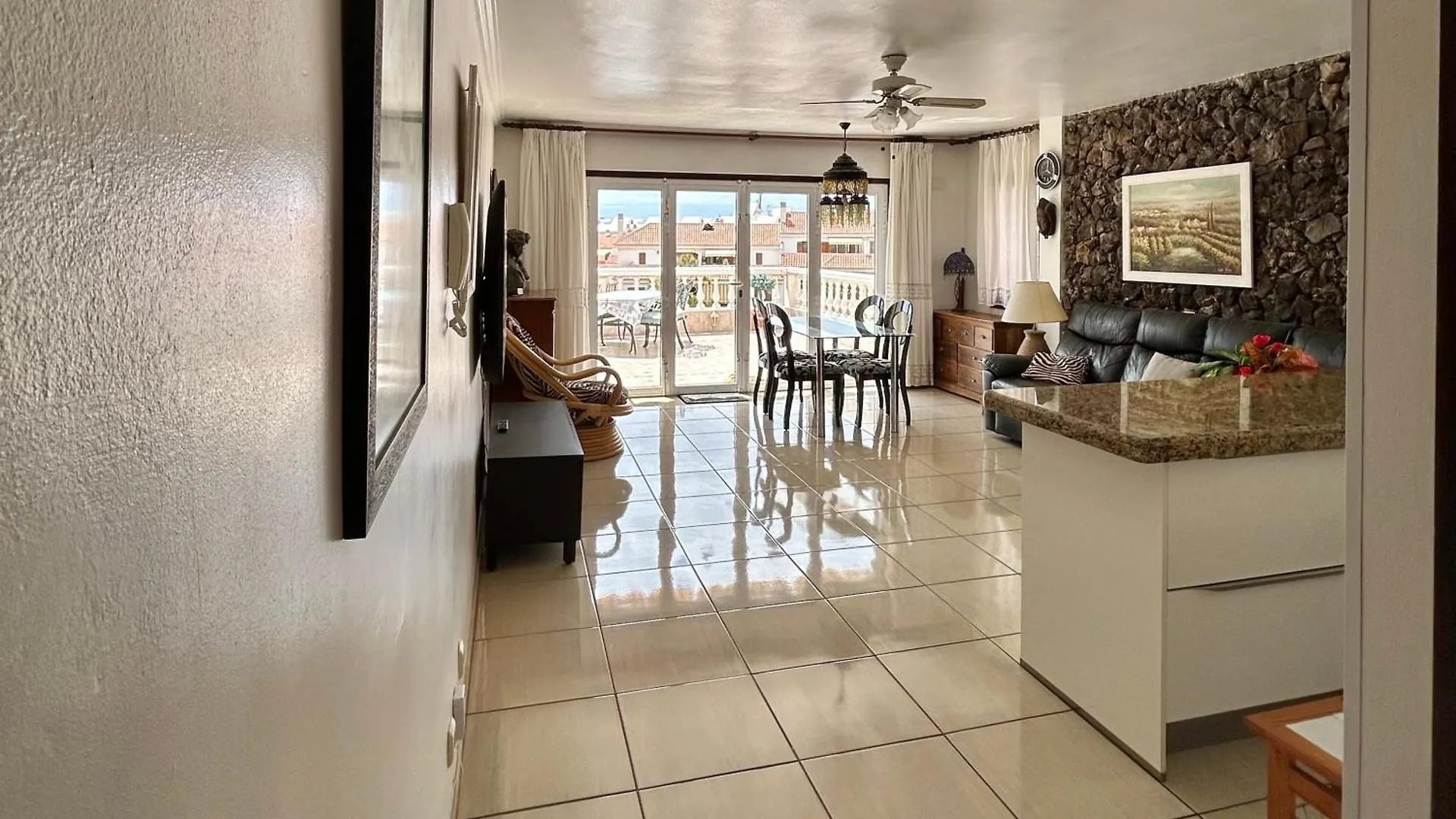 2 Bed Apt With Sea Views In Los Cristianos K206 Apartment